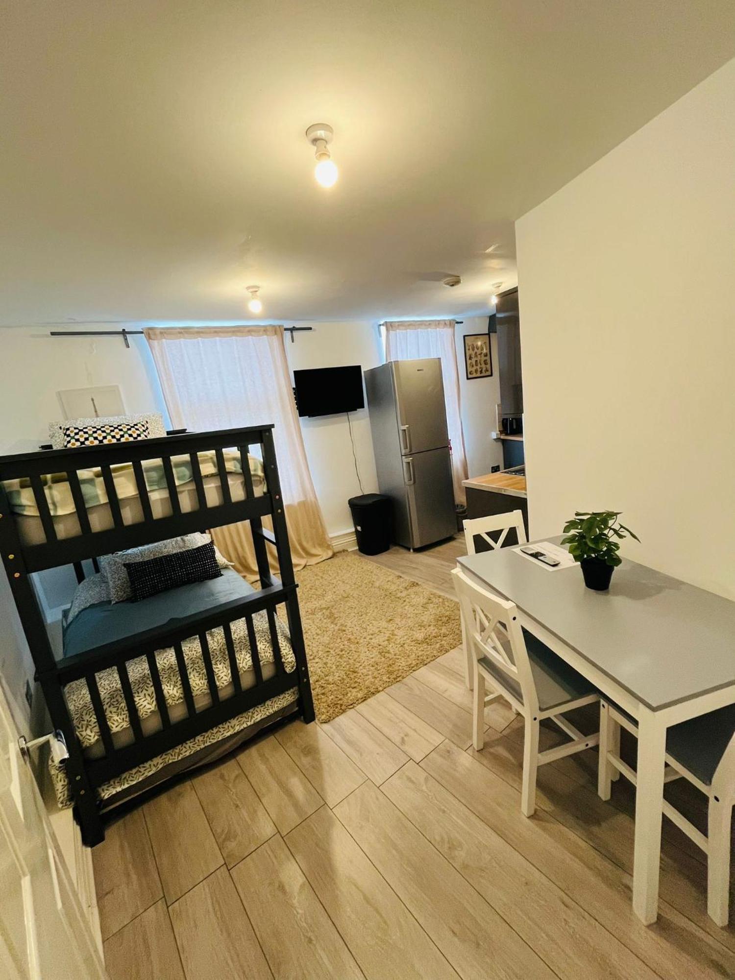 Willesden J Guest Home 4 Λονδίνο Εξωτερικό φωτογραφία